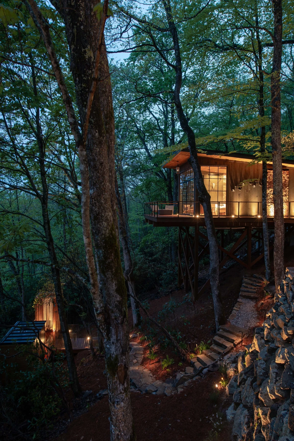 Hide Inn Seek Bird Nest Treehouse