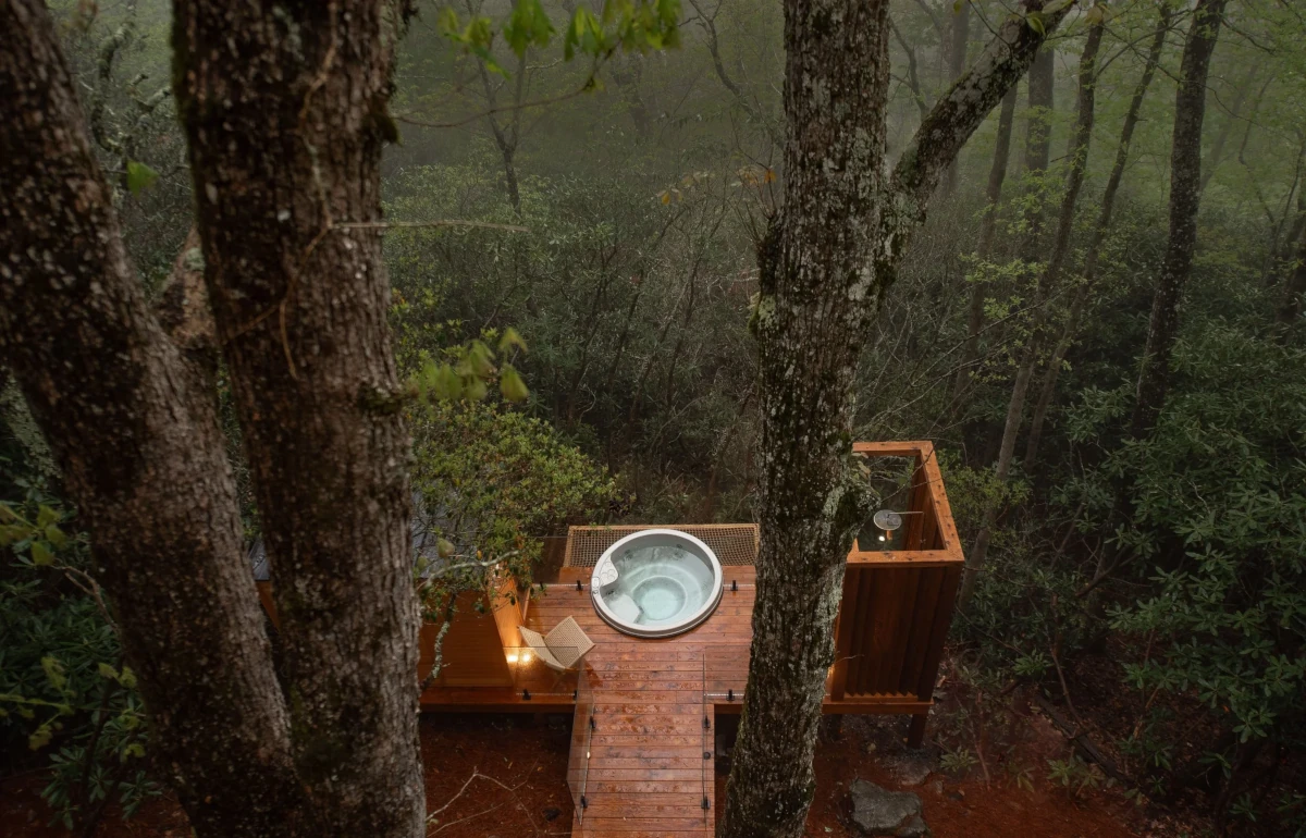 terrasse avec spa Hide Inn Seek Bird Nest Treehouse