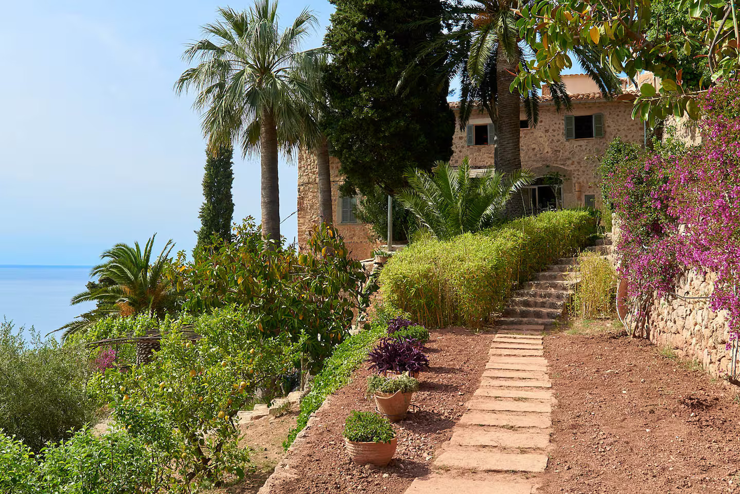 jardin maison en pierre face à la Méditerranée Majorque Casa Dolphina
