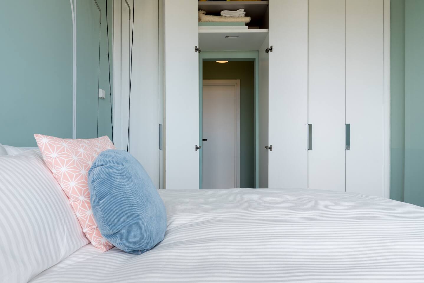 chambre appartement Milan décoration design et colorée