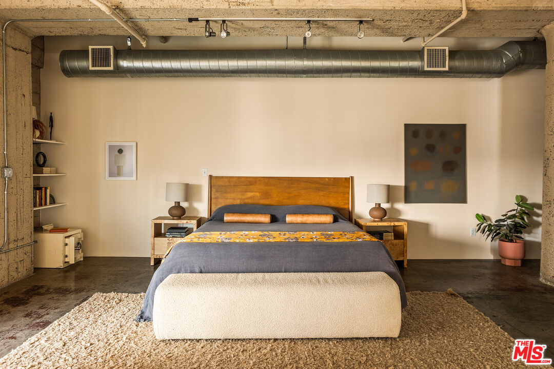 chambre plafond et murs béton brut décoration contemporaine loft Los Angeles chambre plafond et murs béton brut décoration contemporaine loft Los Angeles