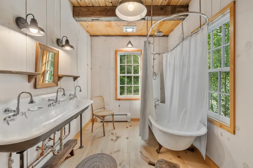 salle de bain rétro baignoire à pieds
