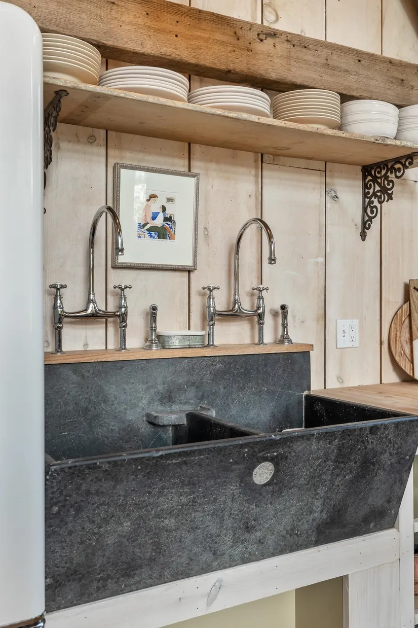 cuisine ouverte maison en vieux bois recyclé Vermont décoration rustique