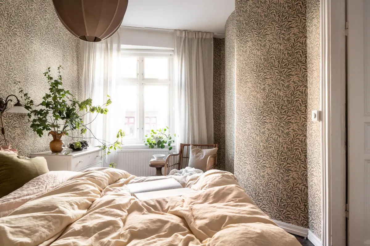 chambre papier-peint William Morris décoration scandinave