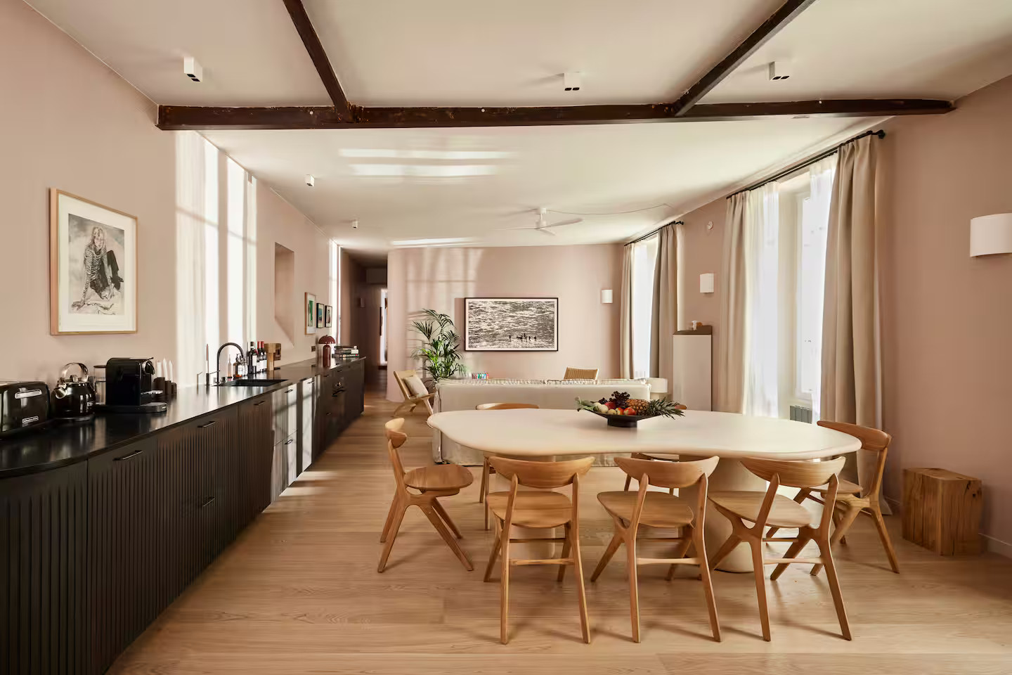 salle à manger et cuisine ouverte décoration contemporaine terracotta appartement Paris salle à manger et cuisine ouverte décoration contemporaine terracotta appartement Paris