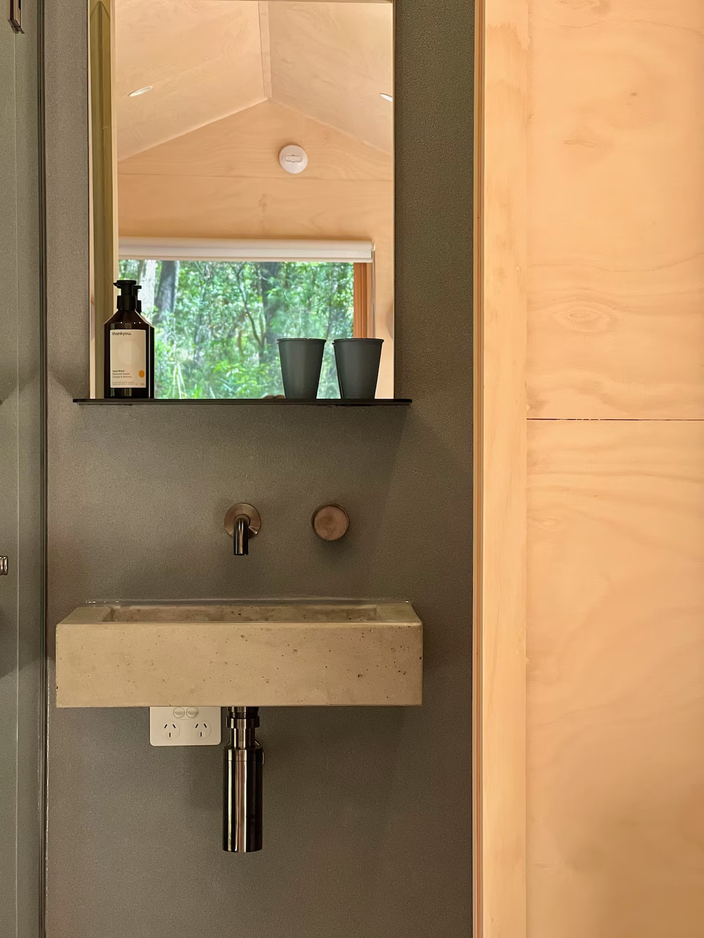 salle de bain mini maison 17m2 par Zinc Studio salle de bain mini maison 17m2 par Zinc Studio