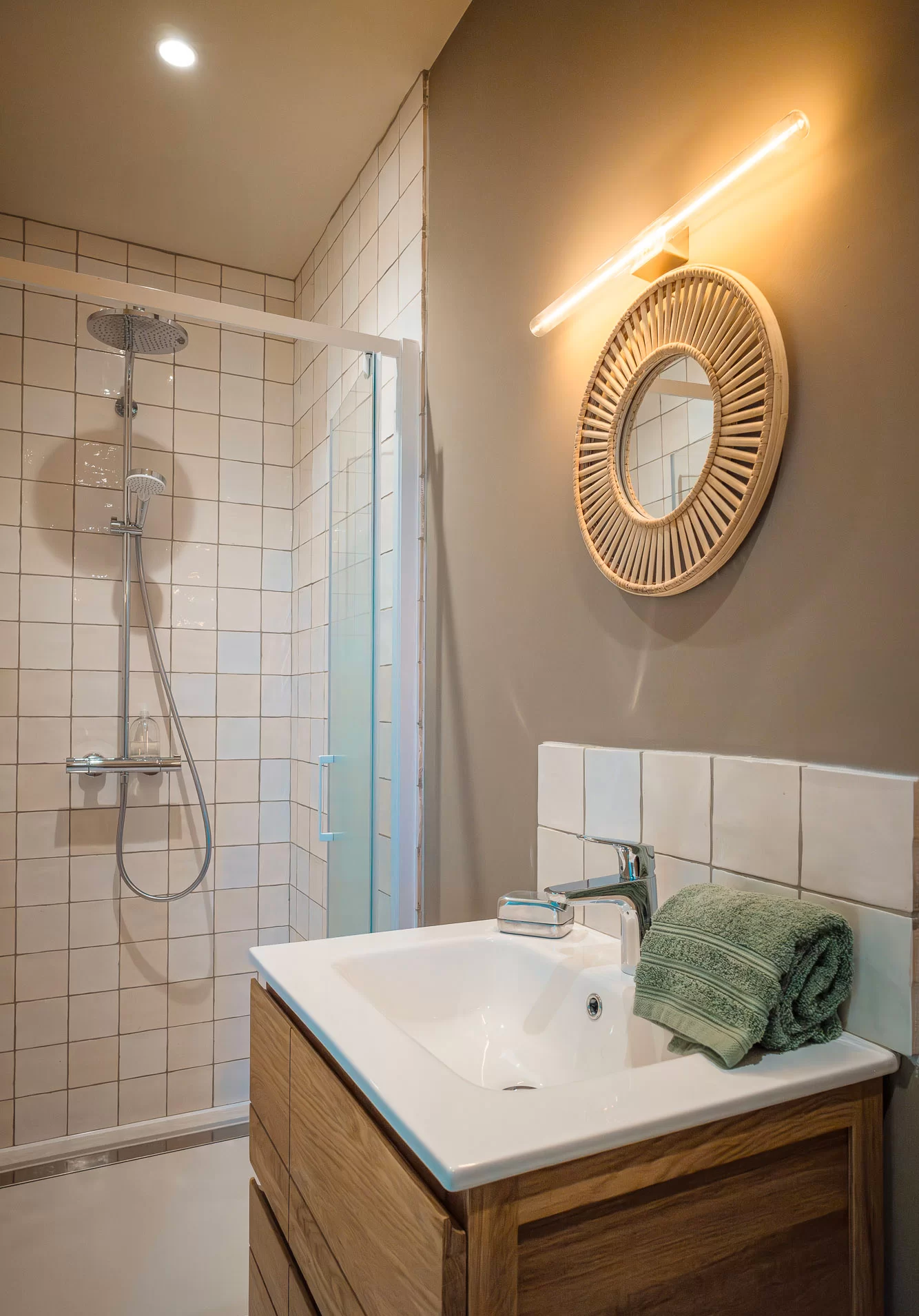 salle de bain décoration contemporaine maison ancienne rénovée La Grande Pommeraie Baie de Somme salle de bain décoration contemporaine maison ancienne rénovée La Grande Pommeraie Baie de Somme
