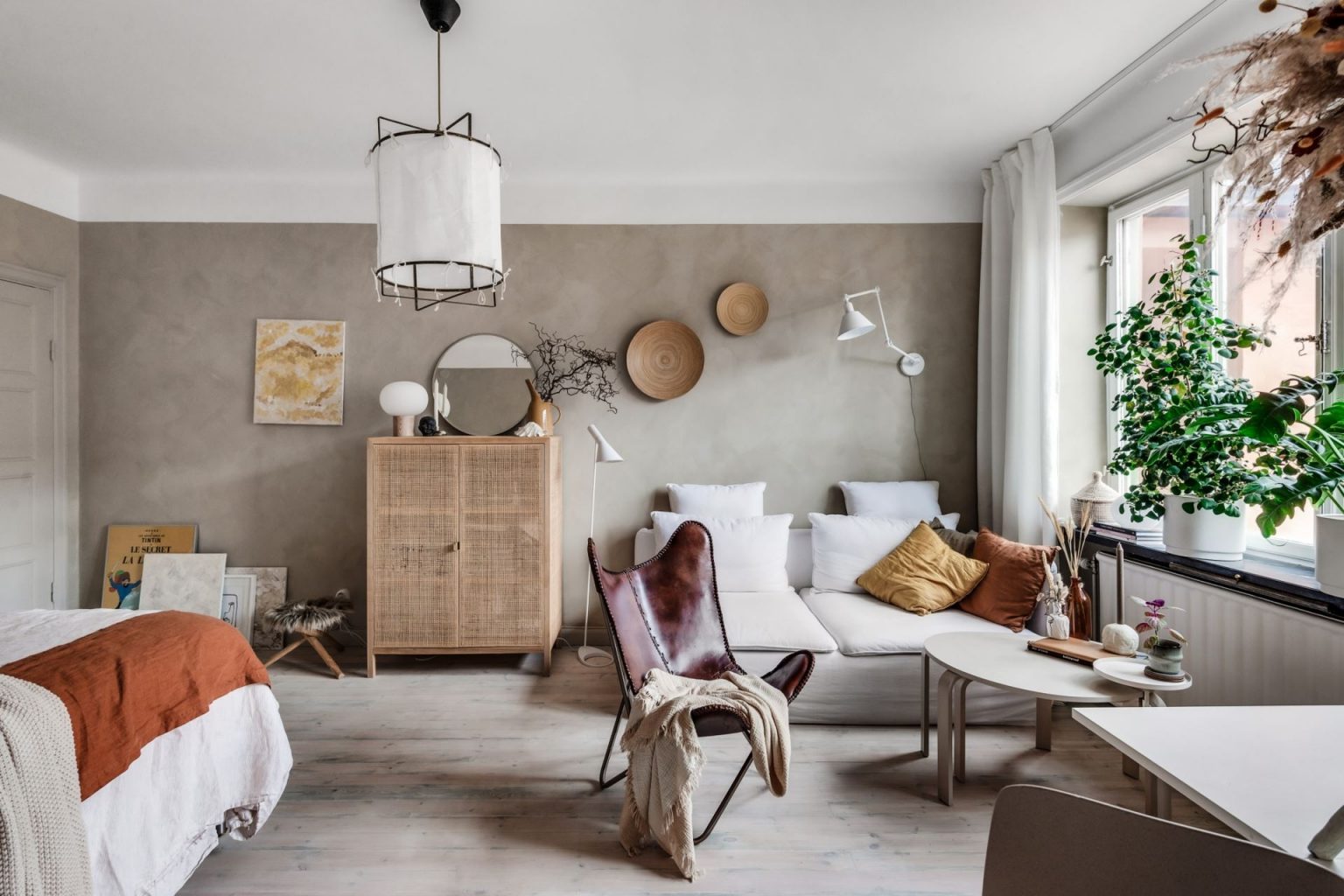 studio aménagé avec décoration naturelle douce studio aménagé avec décoration naturelle douce