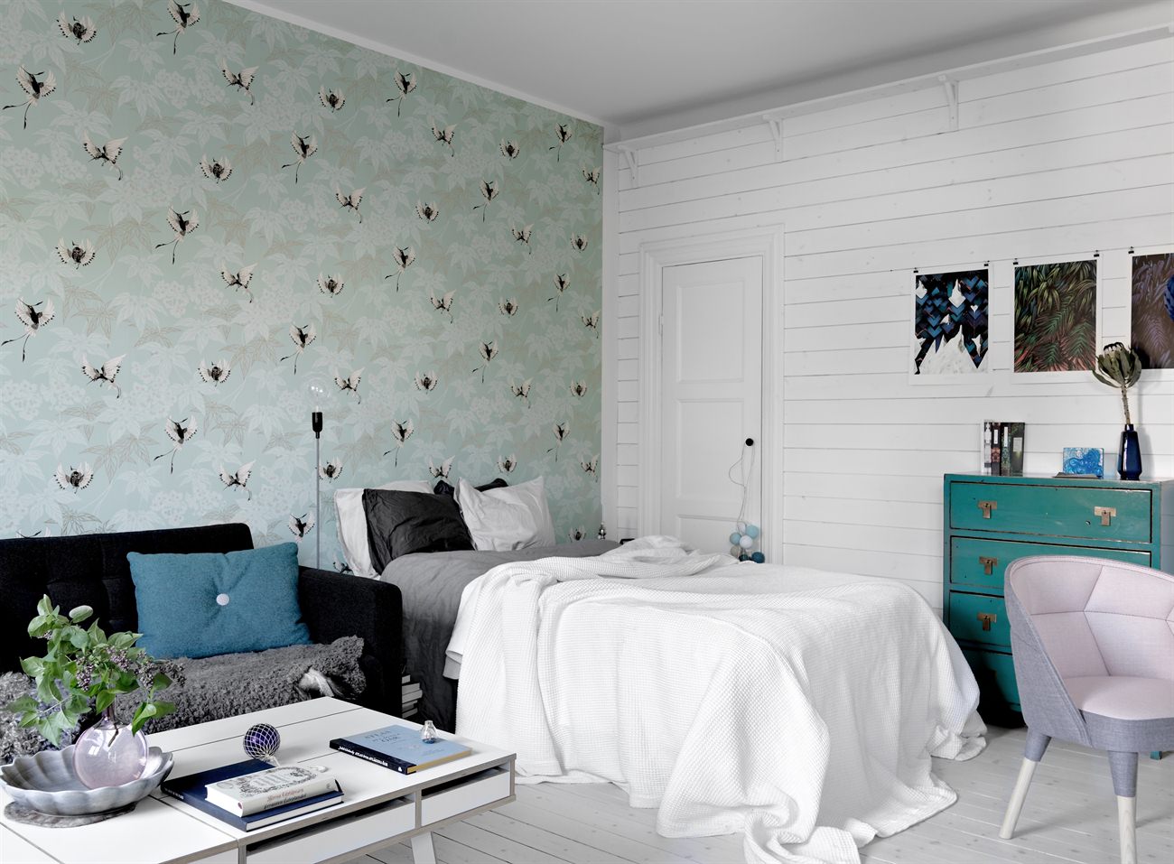 studio aménagé avec mur papier-peint studio aménagé avec mur papier-peint