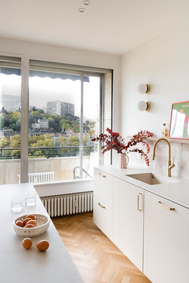 cuisine décoration contemporaine appartement rénové à Lyon par Studio Castille photo : ©Lopin.communication
