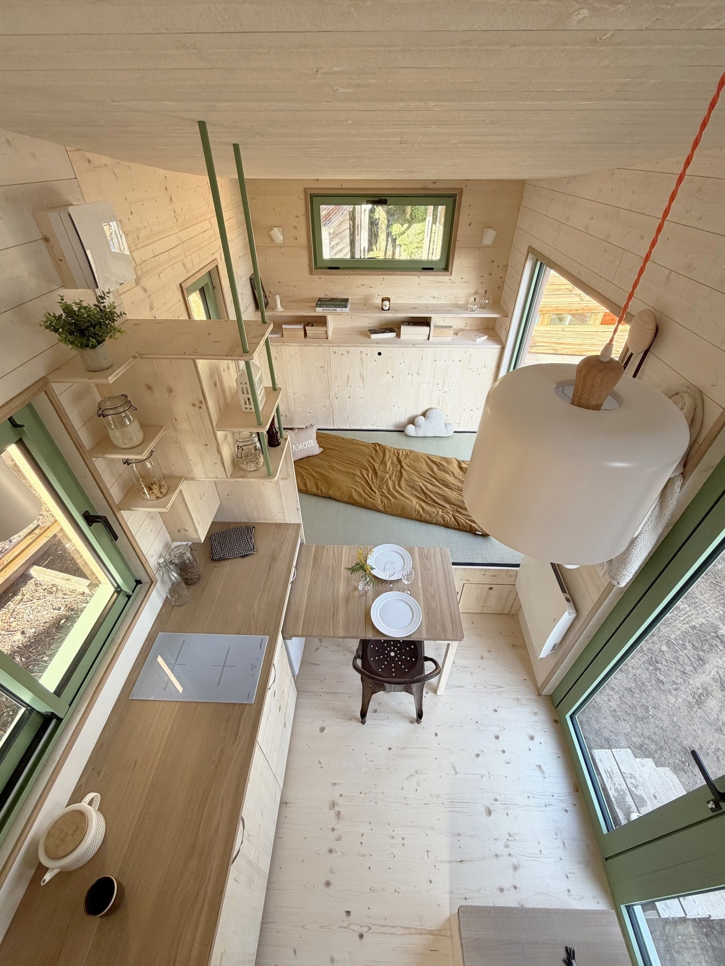 tiny house française pour 4 avec mezzanine tiny house française pour 4 avec mezzanine