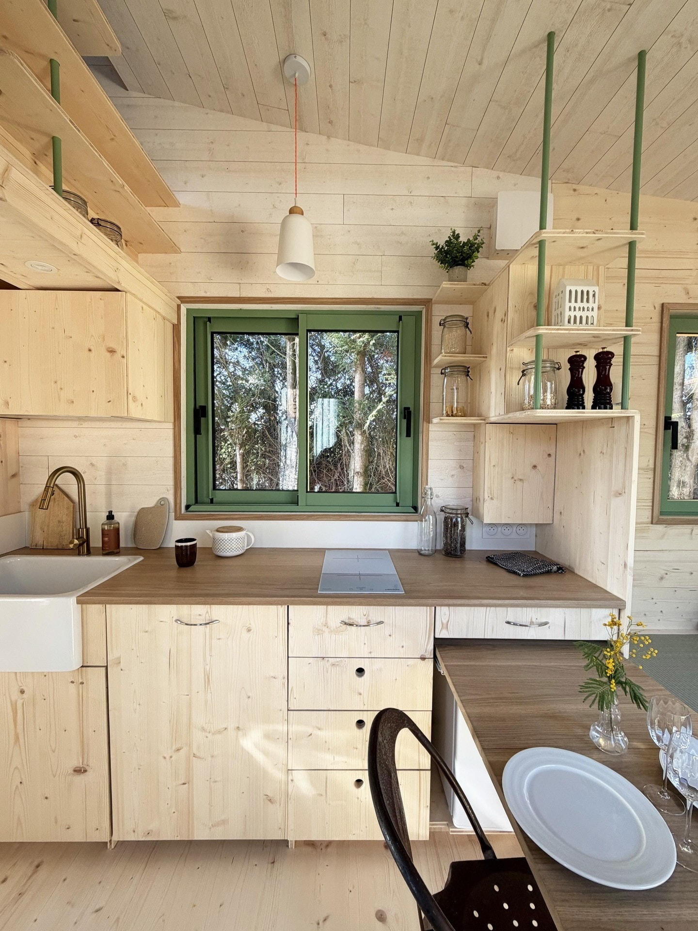 tiny house française pour 4 avec mezzanine tiny house française pour 4 avec mezzanine