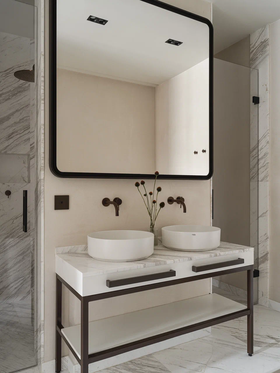 salle de bain design marbre appartement 75m2 décoration contemporaine et Art Déco