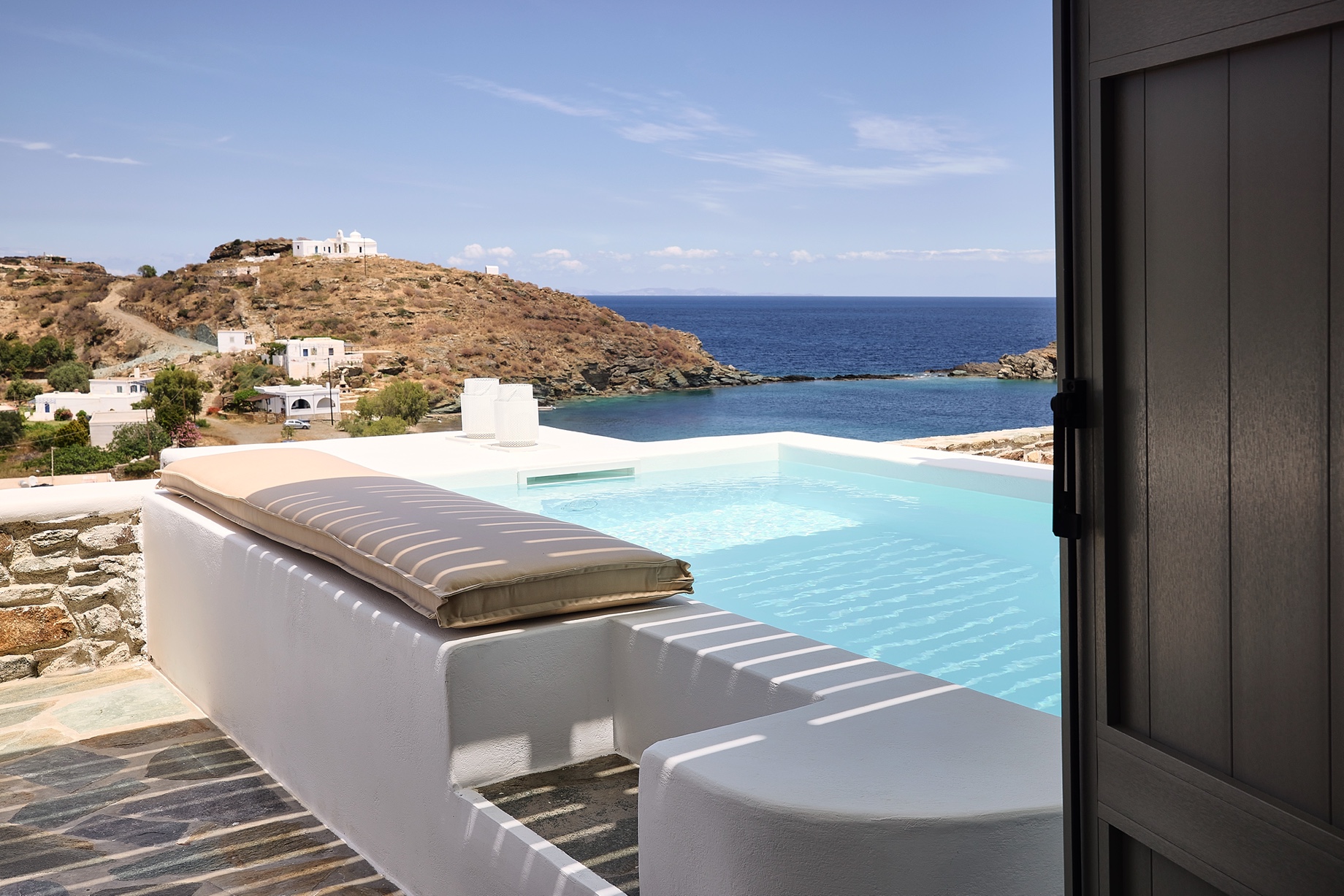 terrasse mini maison grecque de 40m2 avec piscine et vue mer terrasse mini maison grecque de 40m2 avec piscine et vue mer