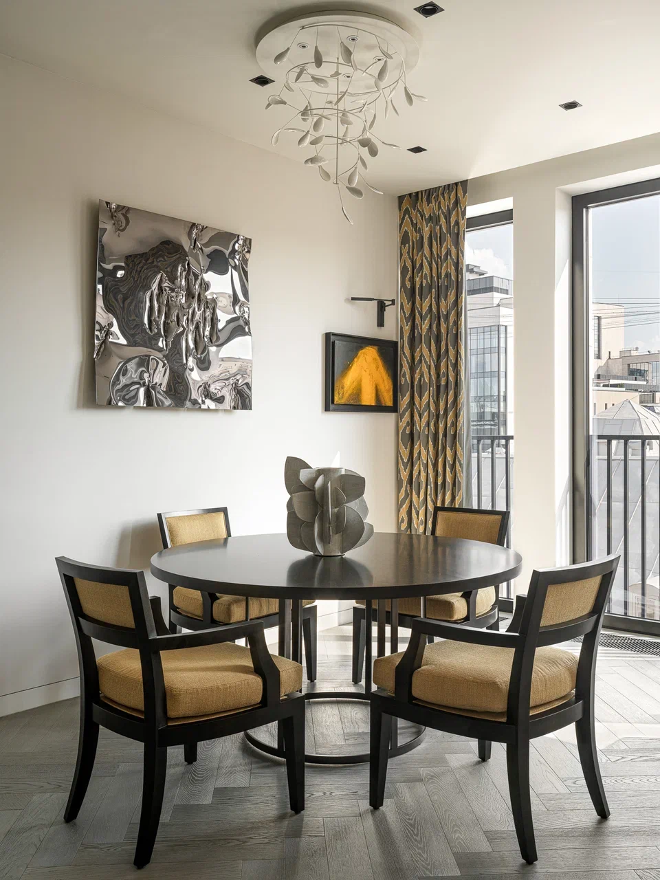 salle à manger appartement 75m2 décoration contemporaine et Art Déco
