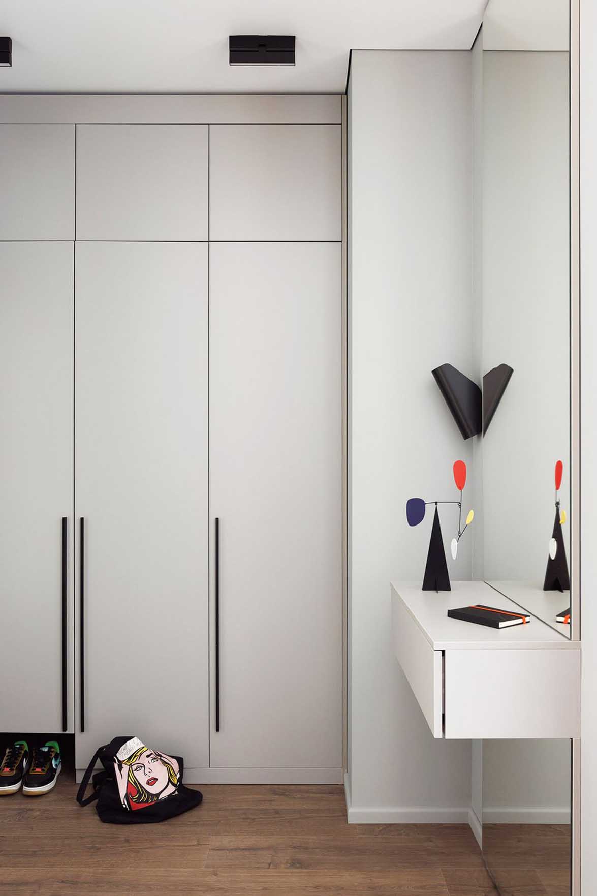 entrée avec placard et console appartement 40m2 décoration contemporaine entrée avec placard et console appartement 40m2 décoration contemporaine