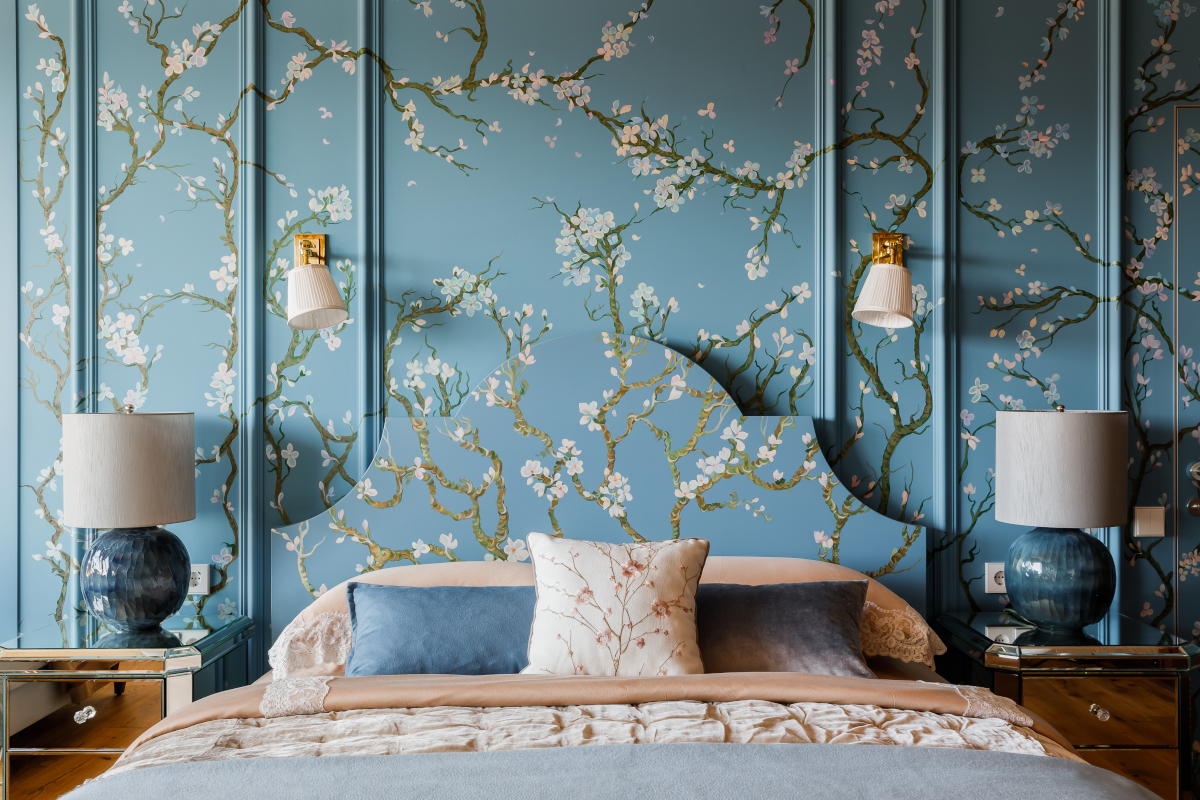 chambre avec papier-peint inspiration cerisiers en fleurs au Japon décoration vintage chambre avec papier-peint inspiration cerisiers en fleurs au Japon décoration vintage