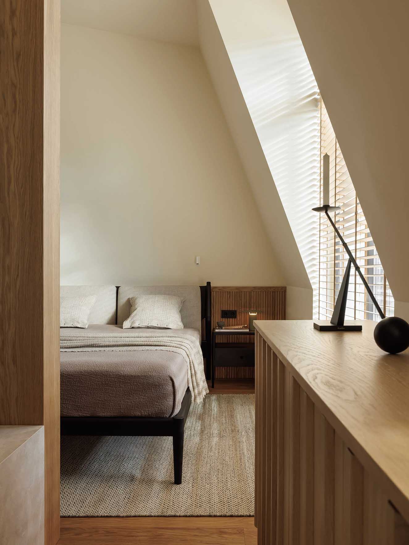 chambre appartement deux-pièces 52m2 sous les toits décoration contemporaine
