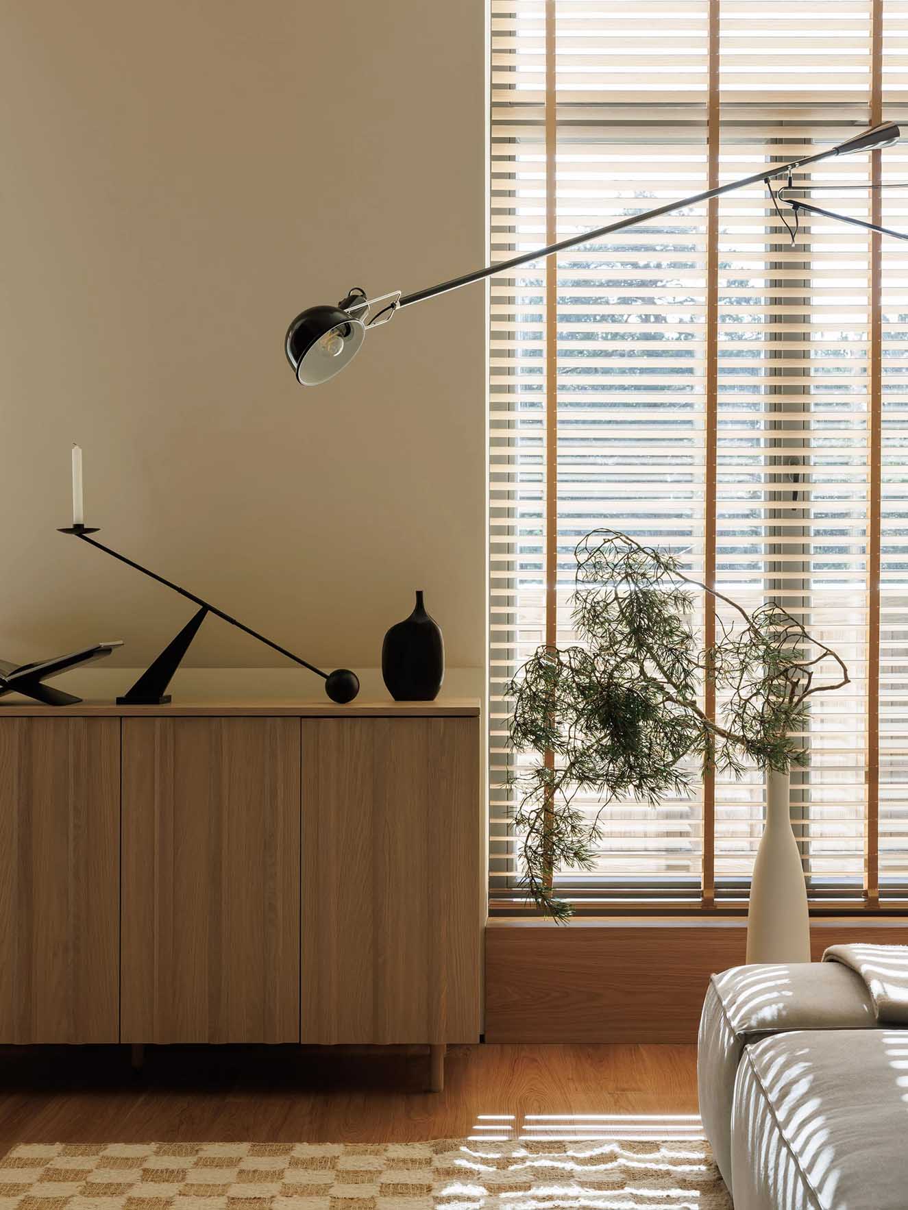 salon appartement deux-pièces 52m2 sous les toits décoration contemporaine
