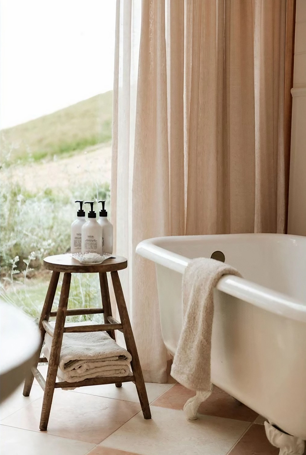 bathroom retro style with bay window bathroom retro style with bay window
