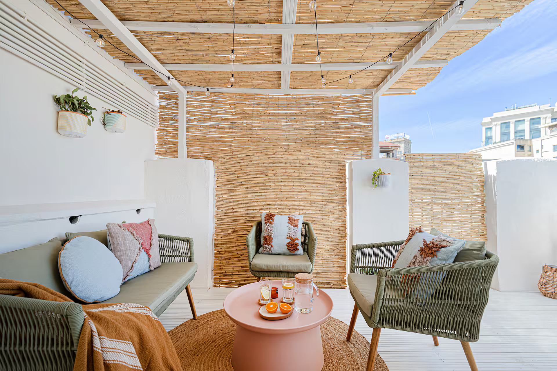 pergola avec cannisses appartement Barcelone avec terrasse en plein ciel pergola avec cannisses appartement Barcelone avec terrasse en plein ciel