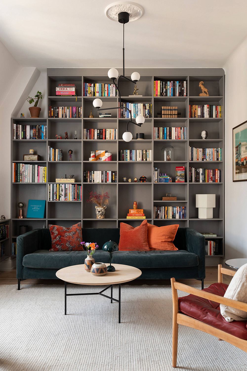 salon avec bibliothèque toute hauteur décoration scandinave salon avec bibliothèque toute hauteur décoration scandinave