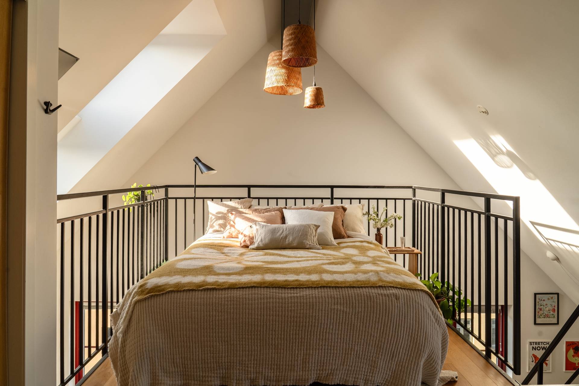 chambre en hauteur sur mezzanine dans appartement en duplex décoration scandinave