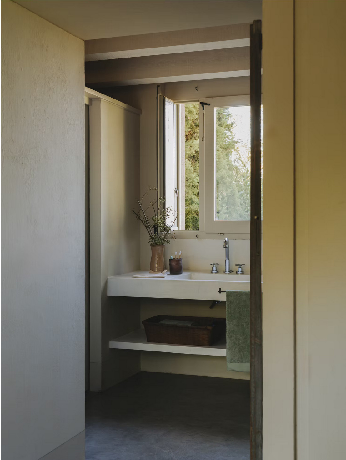 salle de bain rustique chic maison méditerranéenne et écologique en Espagne salle de bain rustique chic maison méditerranéenne et écologique en Espagne