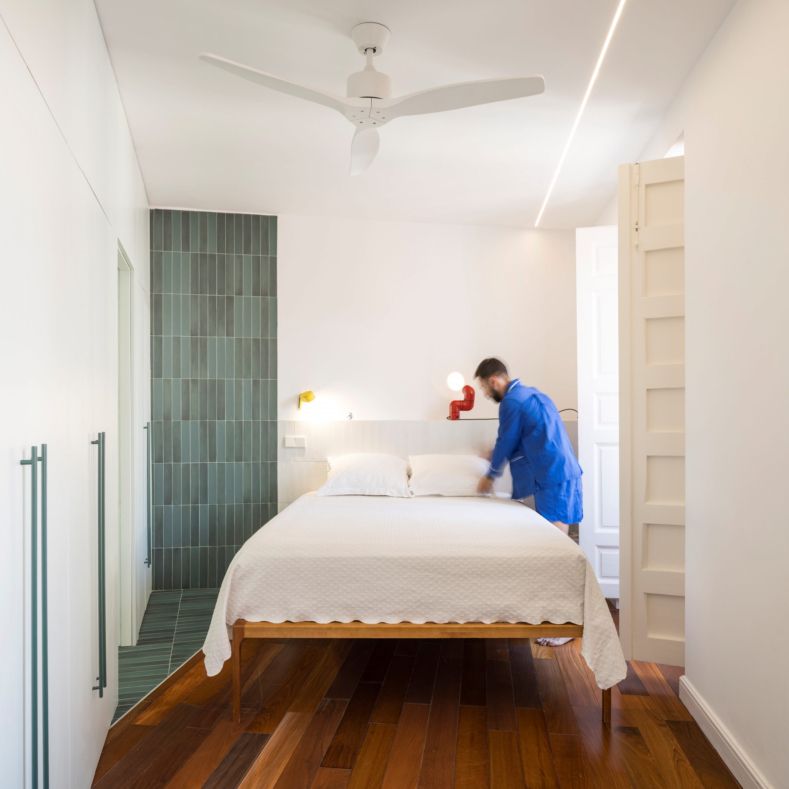chambre décoration design et colorée Casa Eme Madrid par Gon Architects chambre décoration design et colorée Casa Eme Madrid par Gon Architects