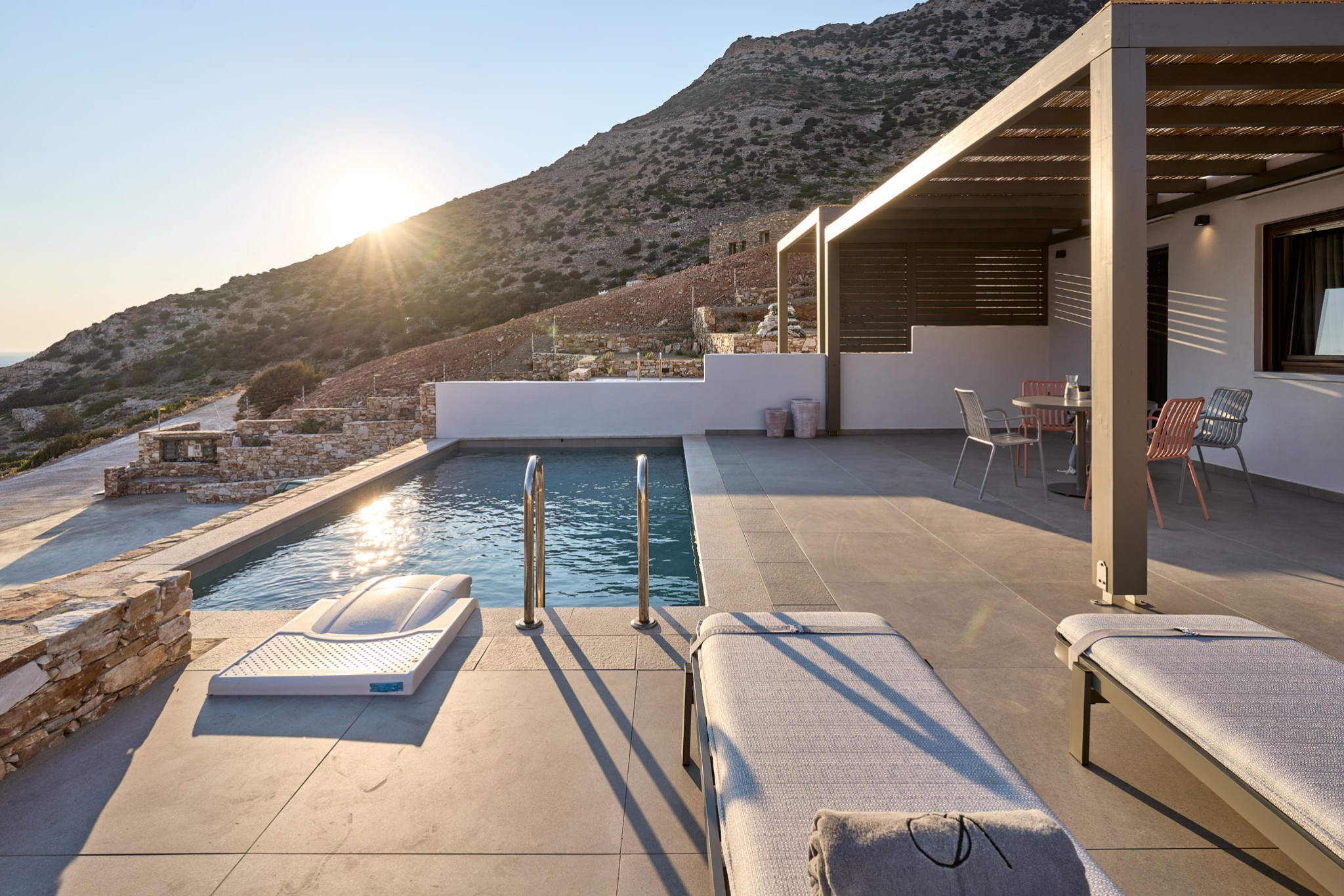 terrasse petite maison 43m2 avec piscine Grèce Cyclades