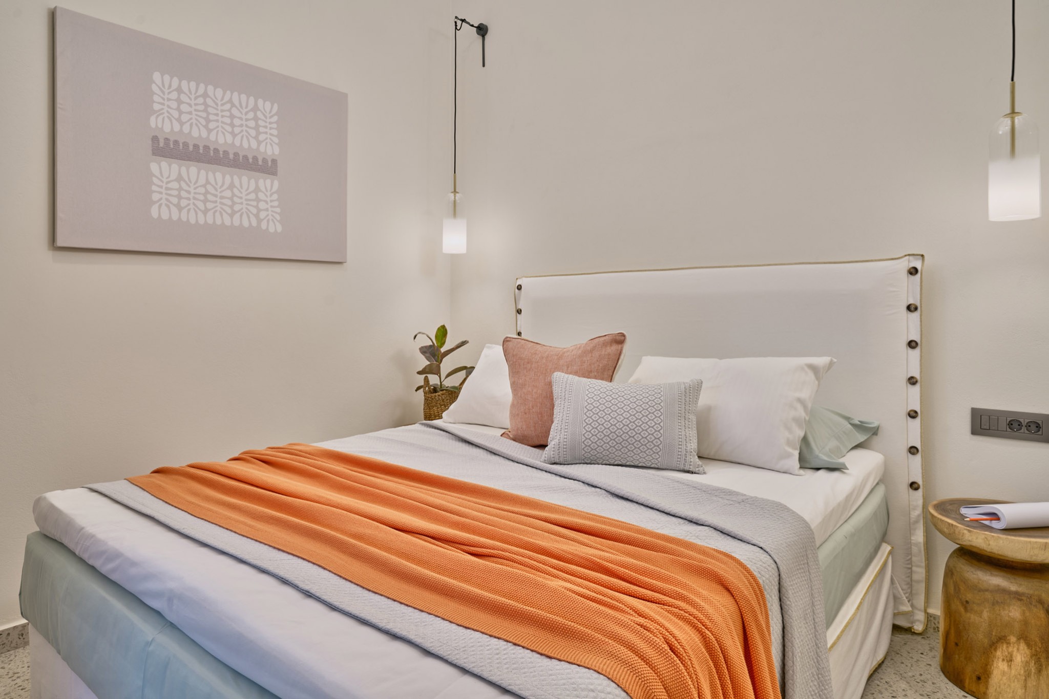 chambre décoration contemporaine petite maison 43m2 avec piscine Grèce Cyclades