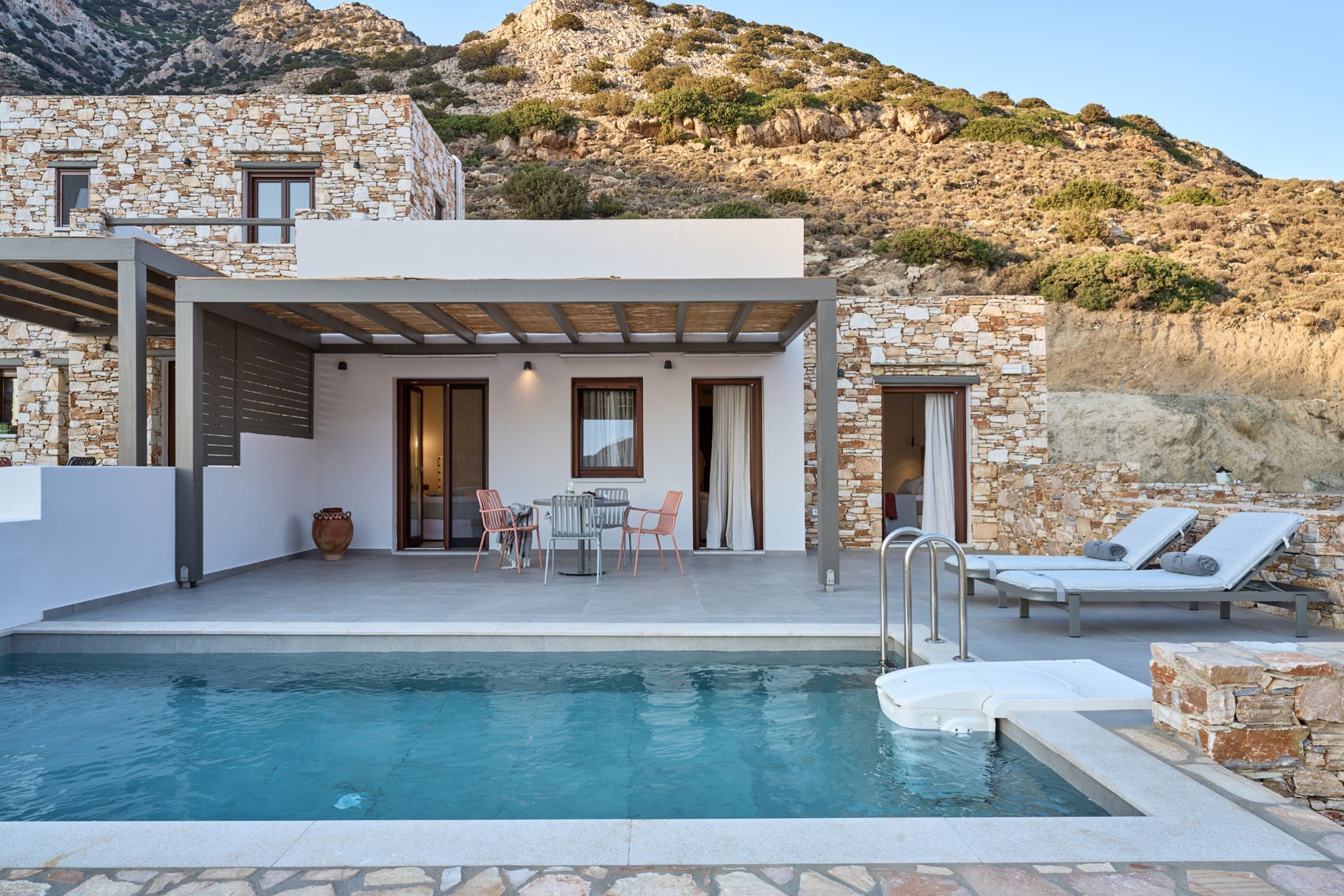terrasse petite maison 43m2 avec piscine Grèce Cyclades