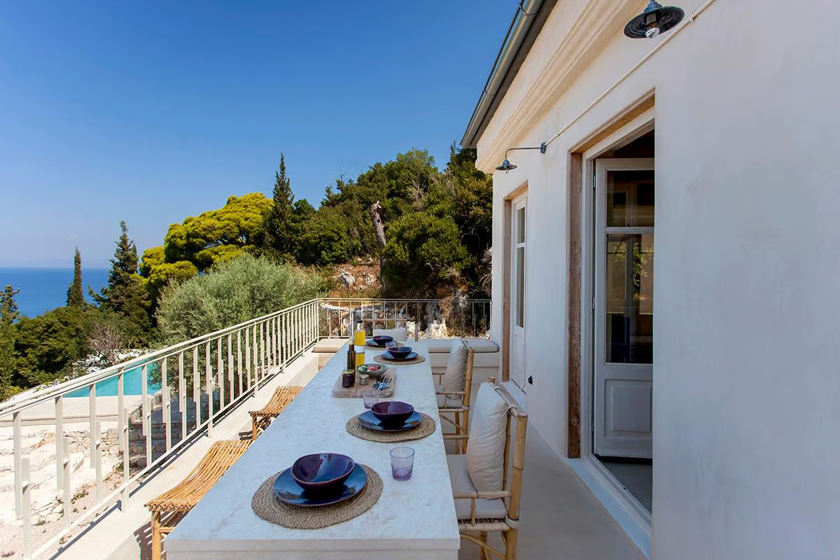 terrasse maison avec piscine Grèce Agios Nikitas île de Lefkada