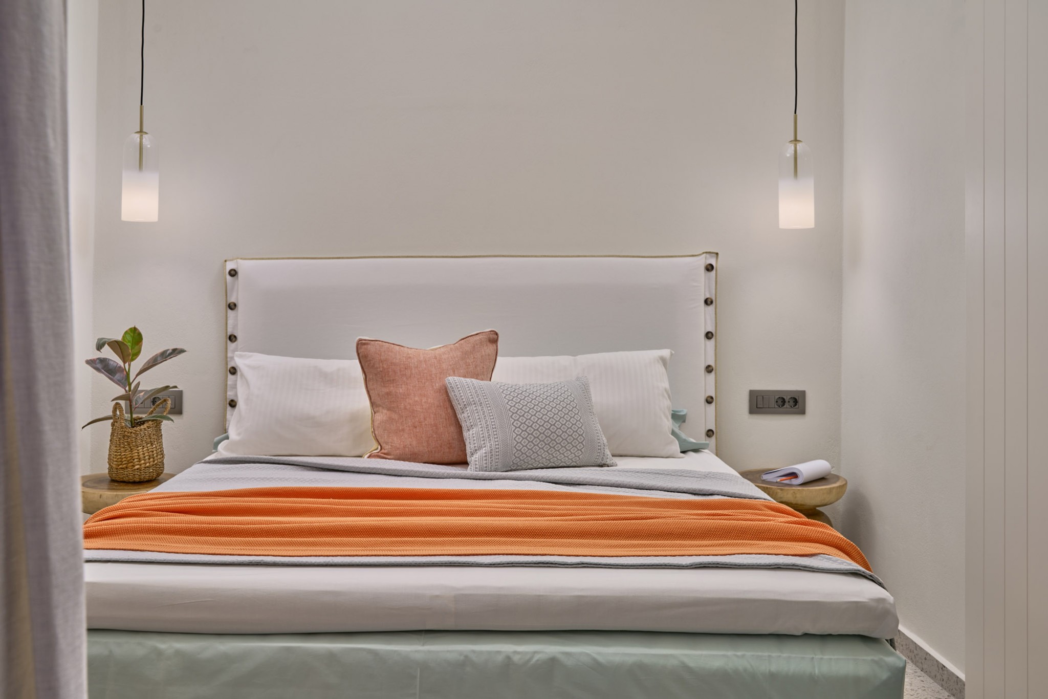 chambre décoration contemporaine petite maison 43m2 avec piscine Grèce Cyclades