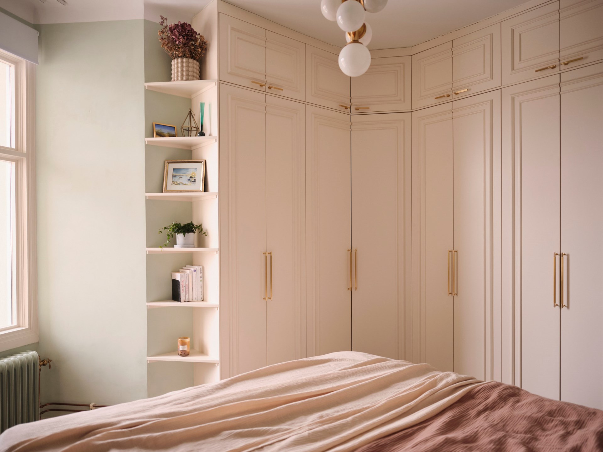 chambre rose et verte avec balcon décoration scandinave en tons doux chambre rose et verte avec balcon décoration scandinave en tons doux
