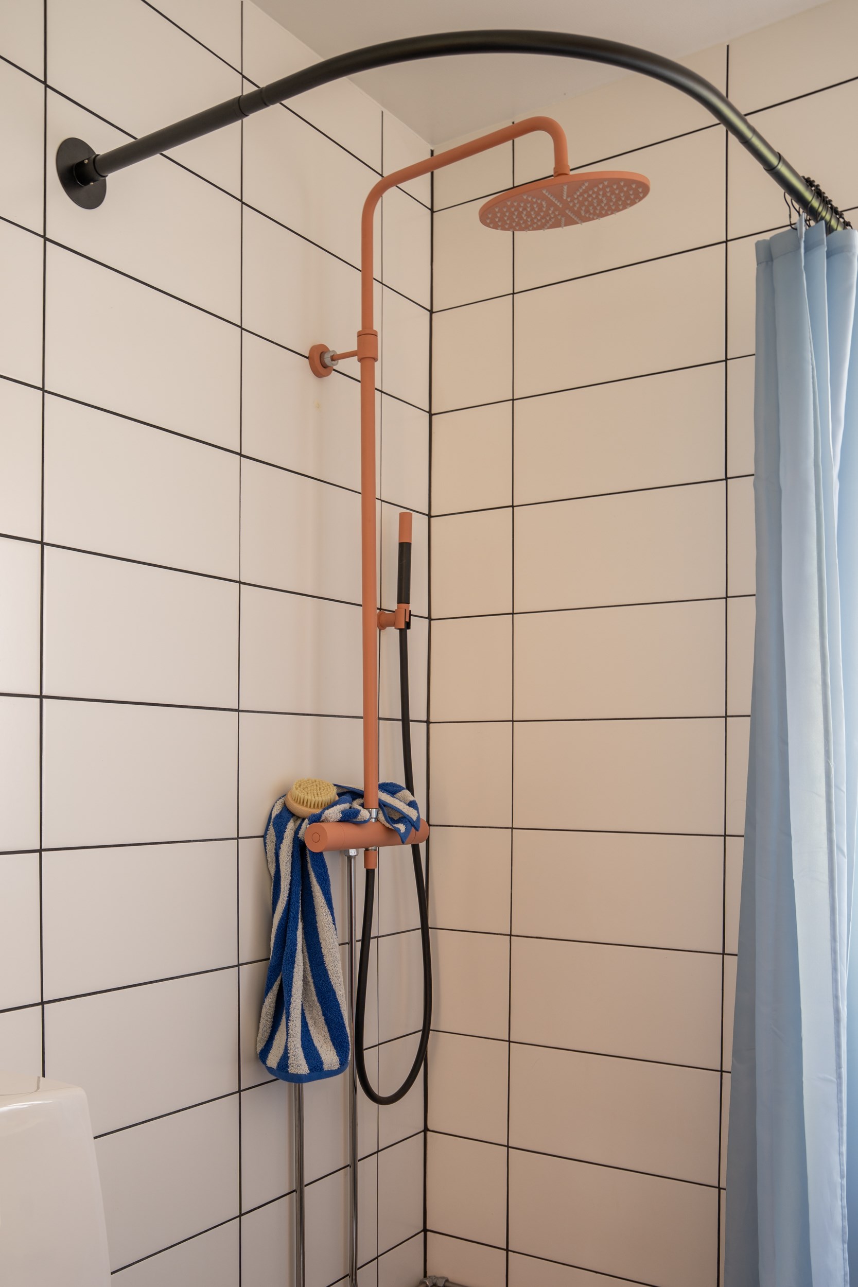 douche appartement 39m2 décoration colorée