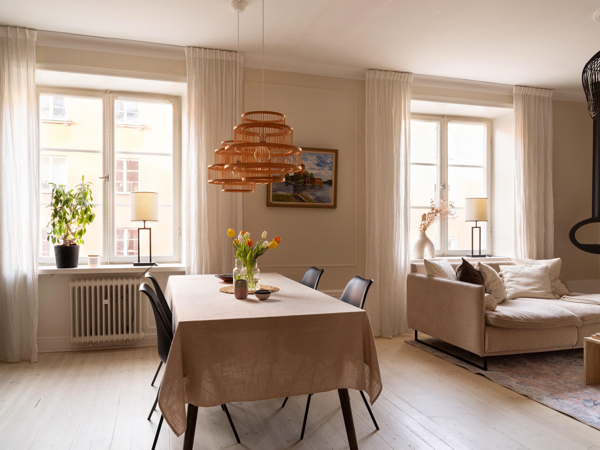 salle à manger et salon décoration scandinave beige deux-pièces 51m2