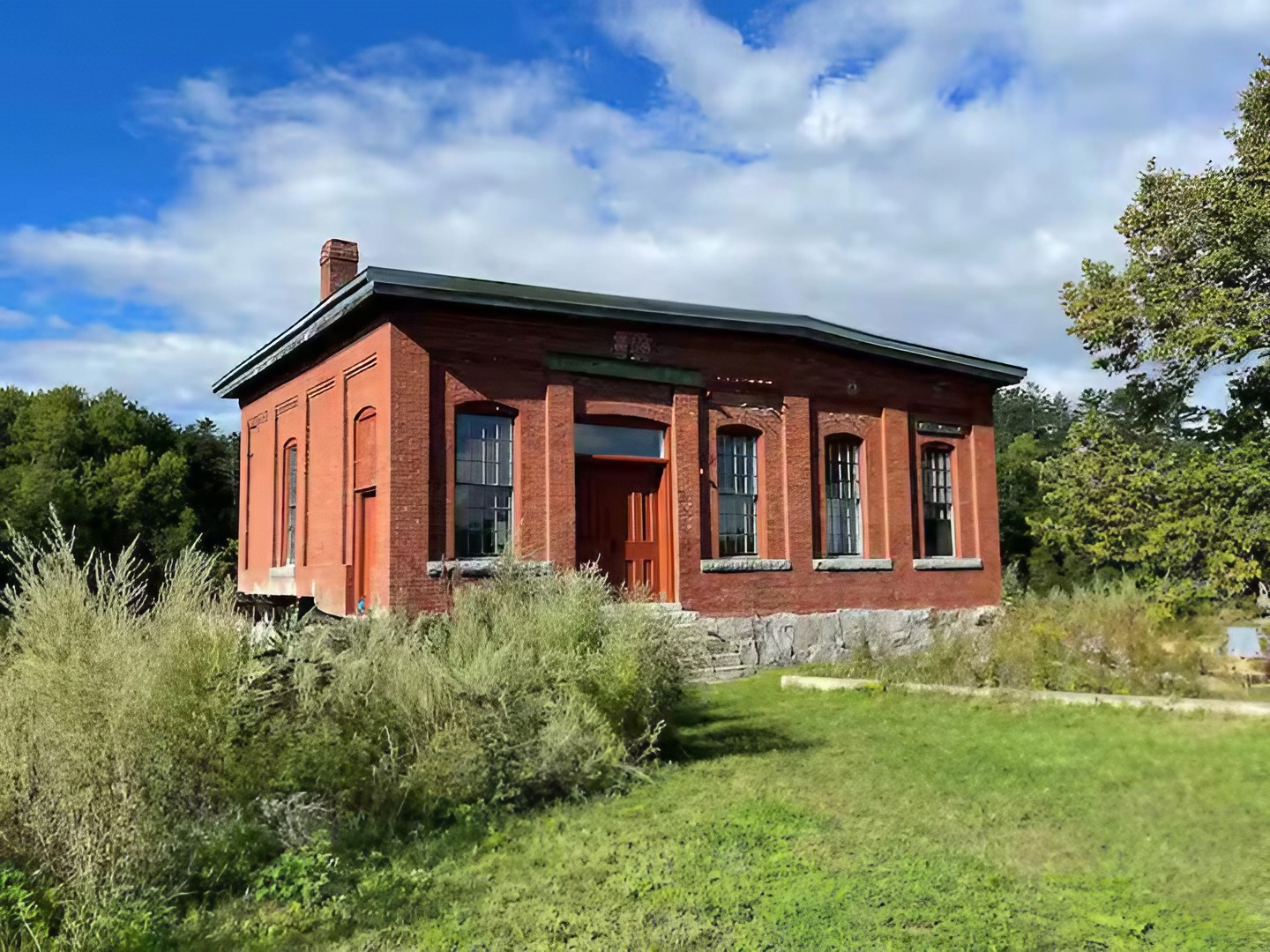 maison ancienne réhabilitée dans une ancienne centrale hydroelectrique Maine