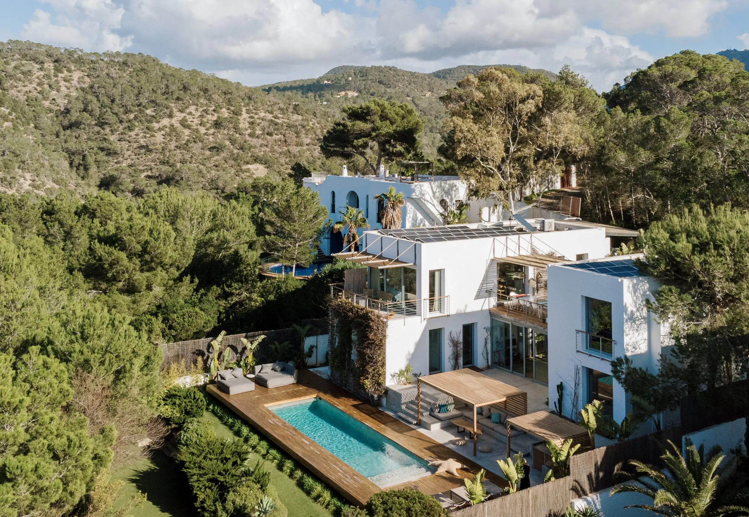 terrasse avec piscine maison face à la mer à Ibiza terrasse avec piscine maison face à la mer à Ibiza