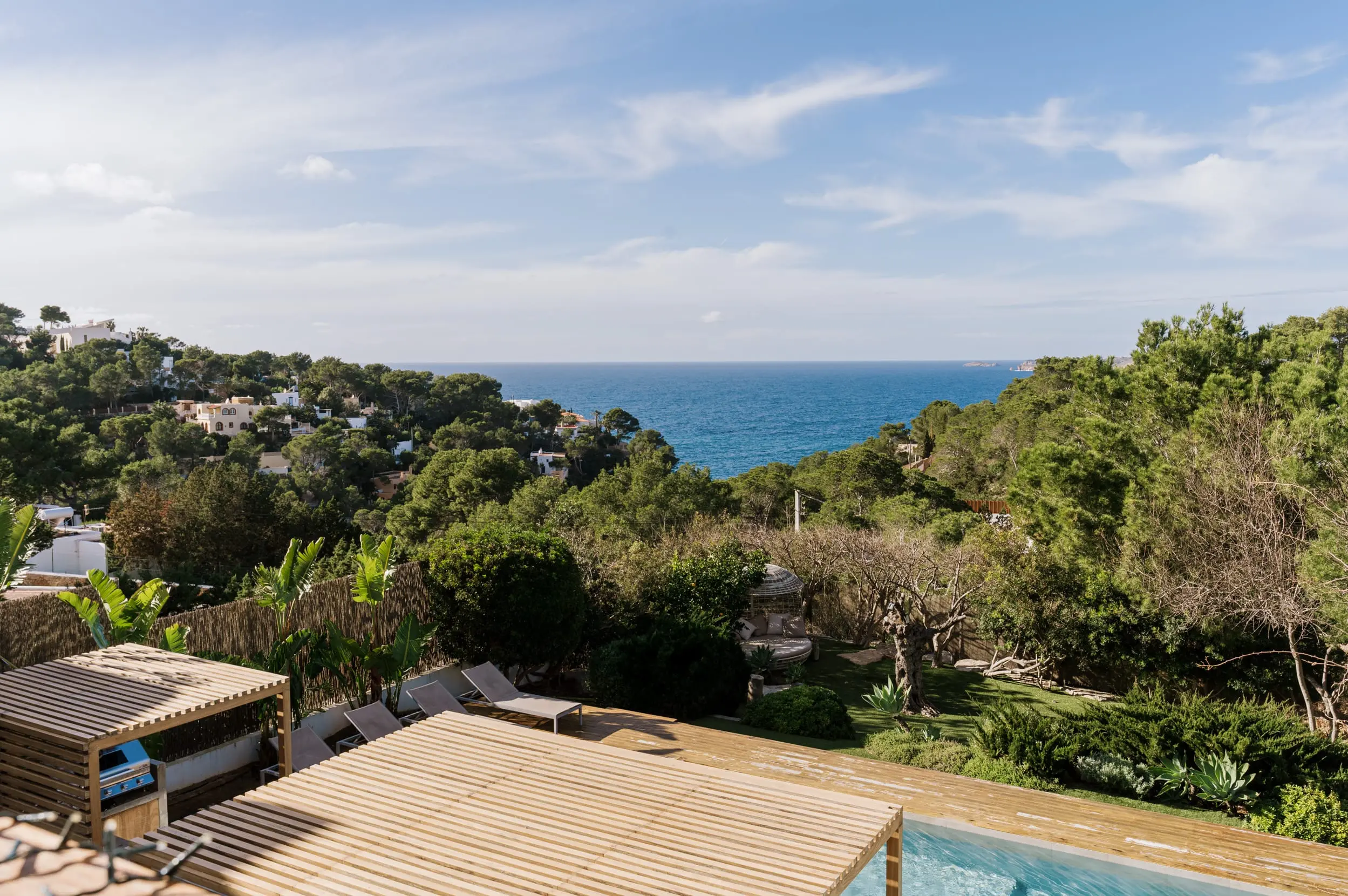 terrasse avec piscine maison face à la mer à Ibiza terrasse avec piscine maison face à la mer à Ibiza