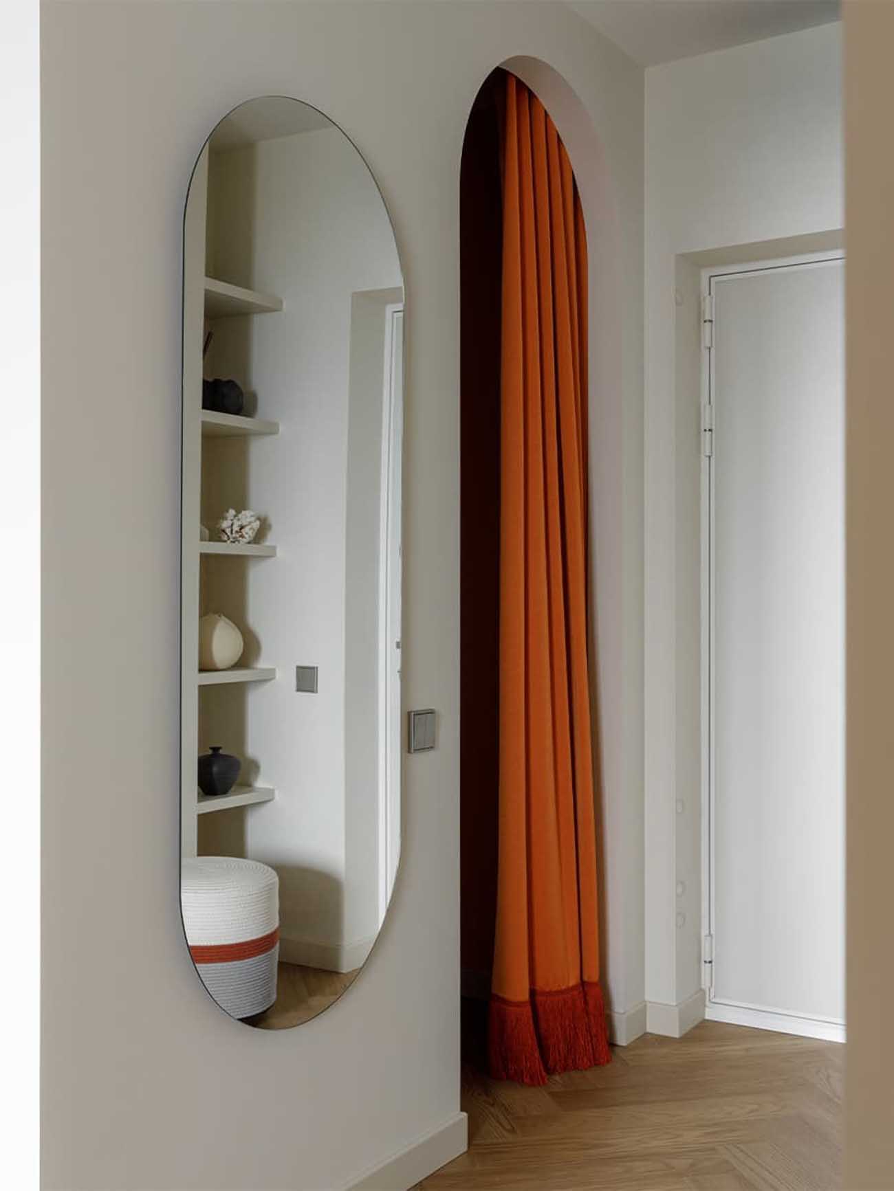 dressing ouverture cintrée fermé par rideaux orange deux-pièces de 37m2 dressing ouverture cintrée fermé par rideaux orange deux-pièces de 37m2