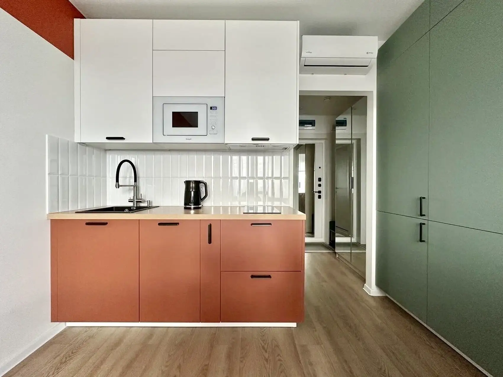 cuisine studio 19m2 décoration contemporaine colorée cuisine studio 19m2 décoration contemporaine colorée