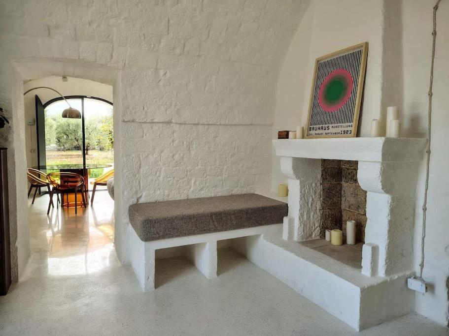 salon avec cheminée tuf maison Pouilles Casa Lama Monopoli salon avec cheminée tuf maison Pouilles Casa Lama Monopoli