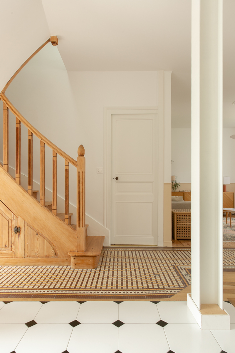 escalier en bois maison rénovée Little Worker escalier en bois maison rénovée Little Worker