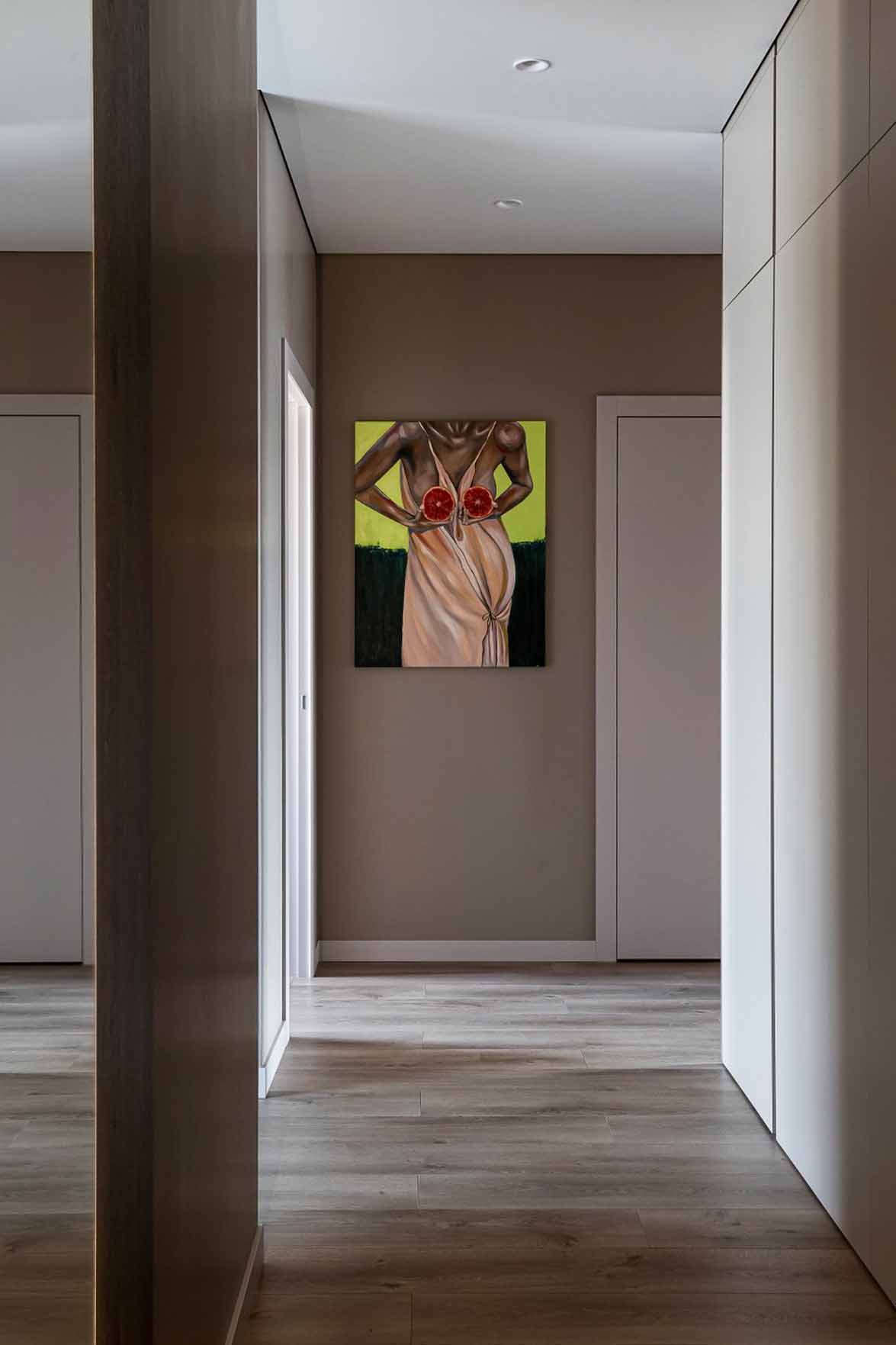 couloir murs marrons décoration contemporaine appartement de 60m2 neutre