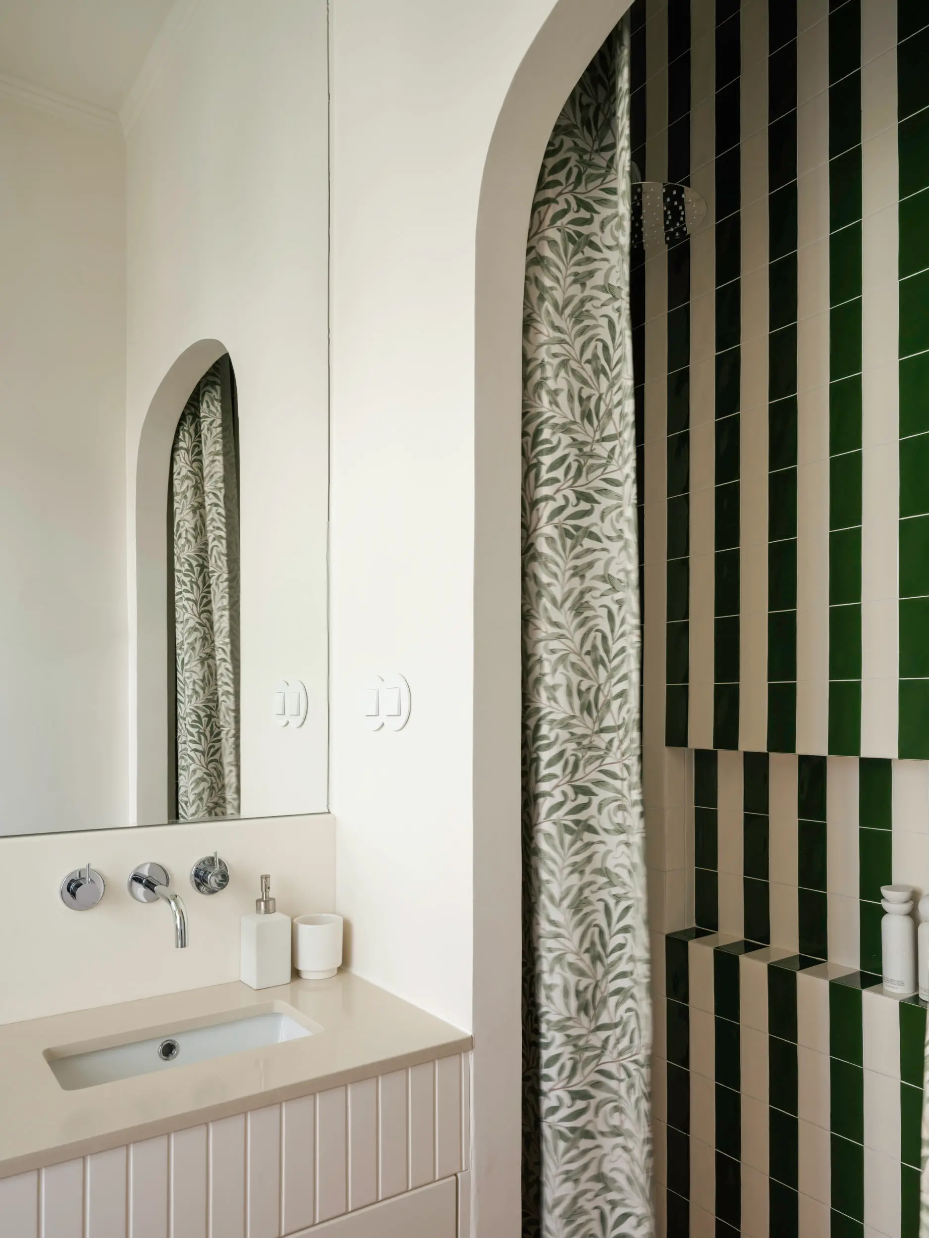 vintage green and white bathroom vintage green and white bathroom