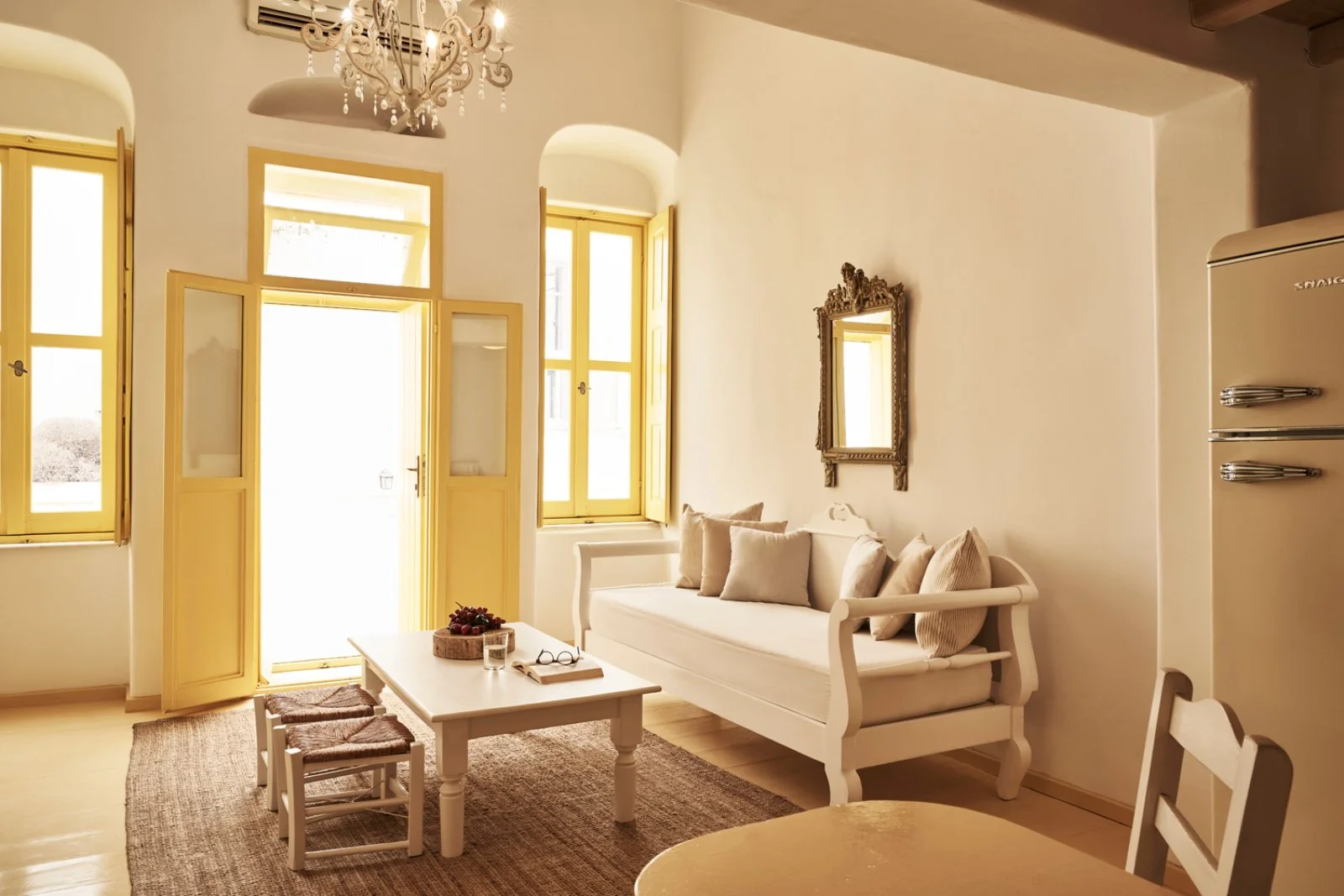salon décoration rustique maison de ville Mykonos salon décoration rustique maison de ville Mykonos