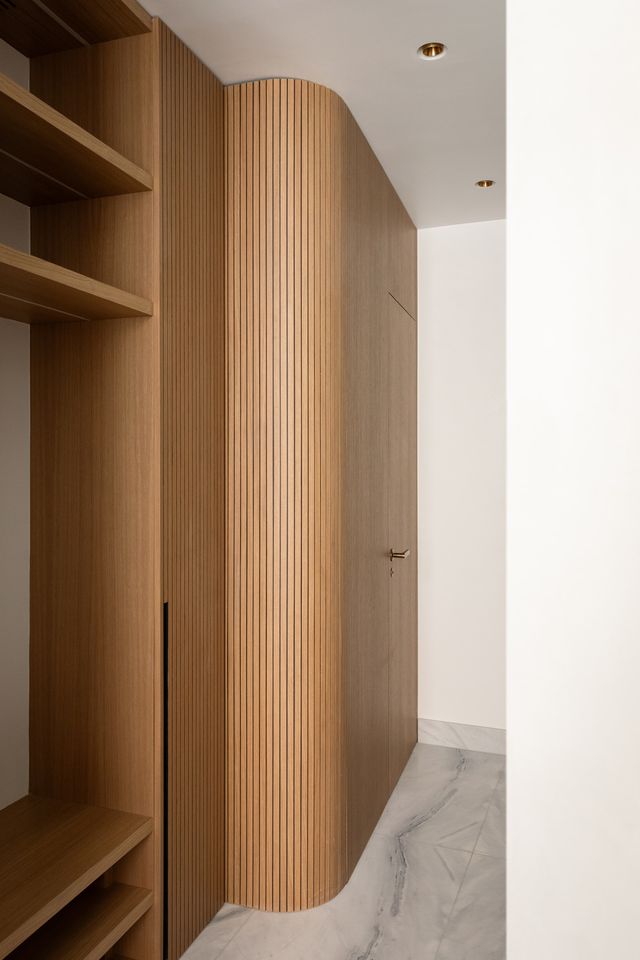 dressing appartement Paris décoration contemporaine par Elodie Sierocki photo : © bcdf studio dressing appartement Paris décoration contemporaine par Elodie Sierocki photo : © bcdf studio