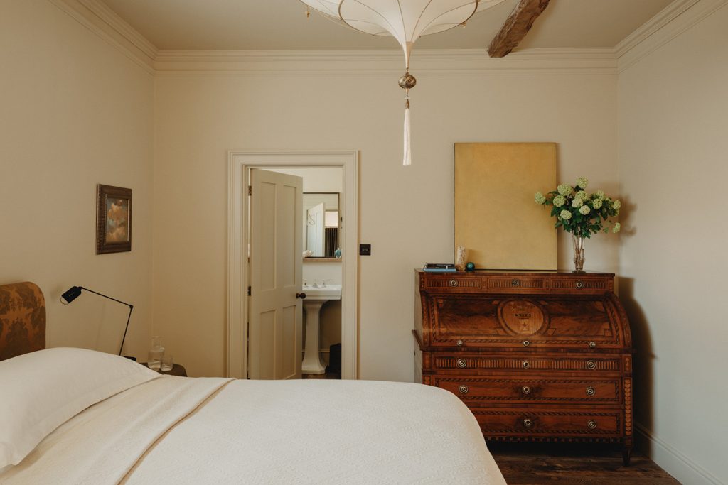 chambre décoration classique chic maison dans ancienne grange anglaise rénovée