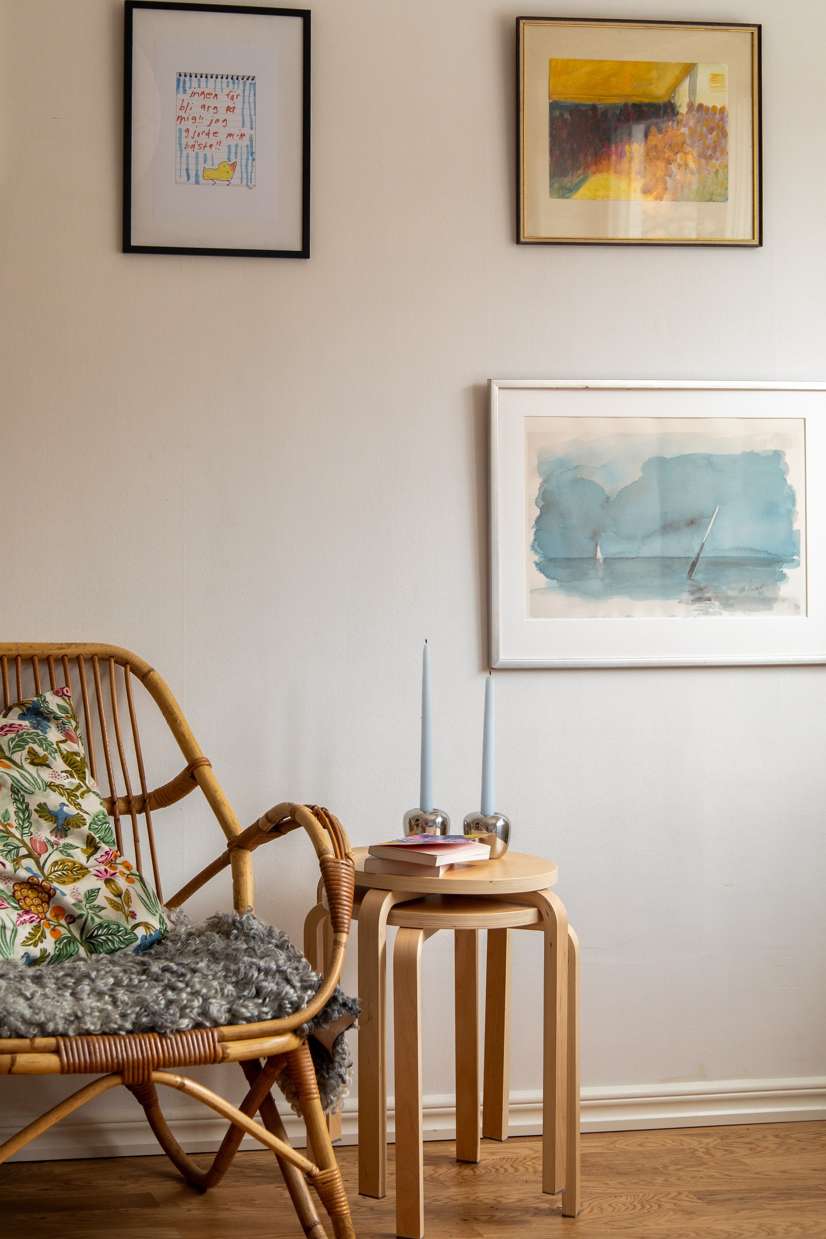 pièce principale studio 21m2 décoration colorée et scandinave